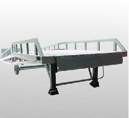 移動(dòng)式液壓登車(chē)橋